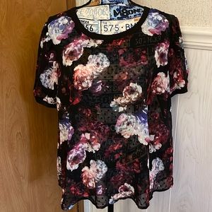 BLACK FLORAL CRINKLE CLIP DOT T-SHIRT Size 00X. NWT